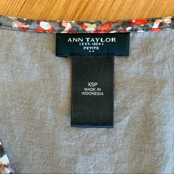 Ann Taylor Criss Cross VNeck Confetti Pattern Top - Picture 4 of 9